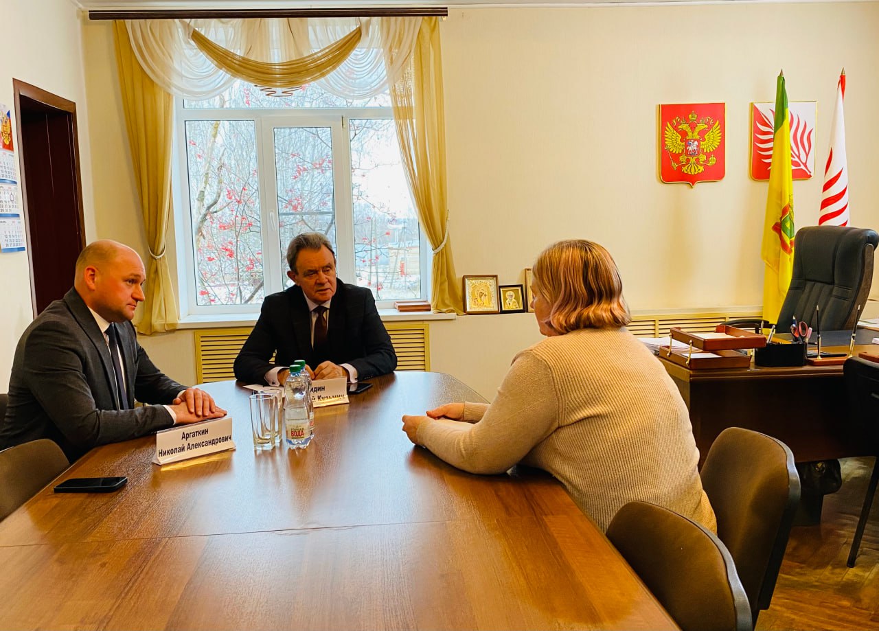 Валерий Лидин рассмотрел обращения жителей Иссинского района