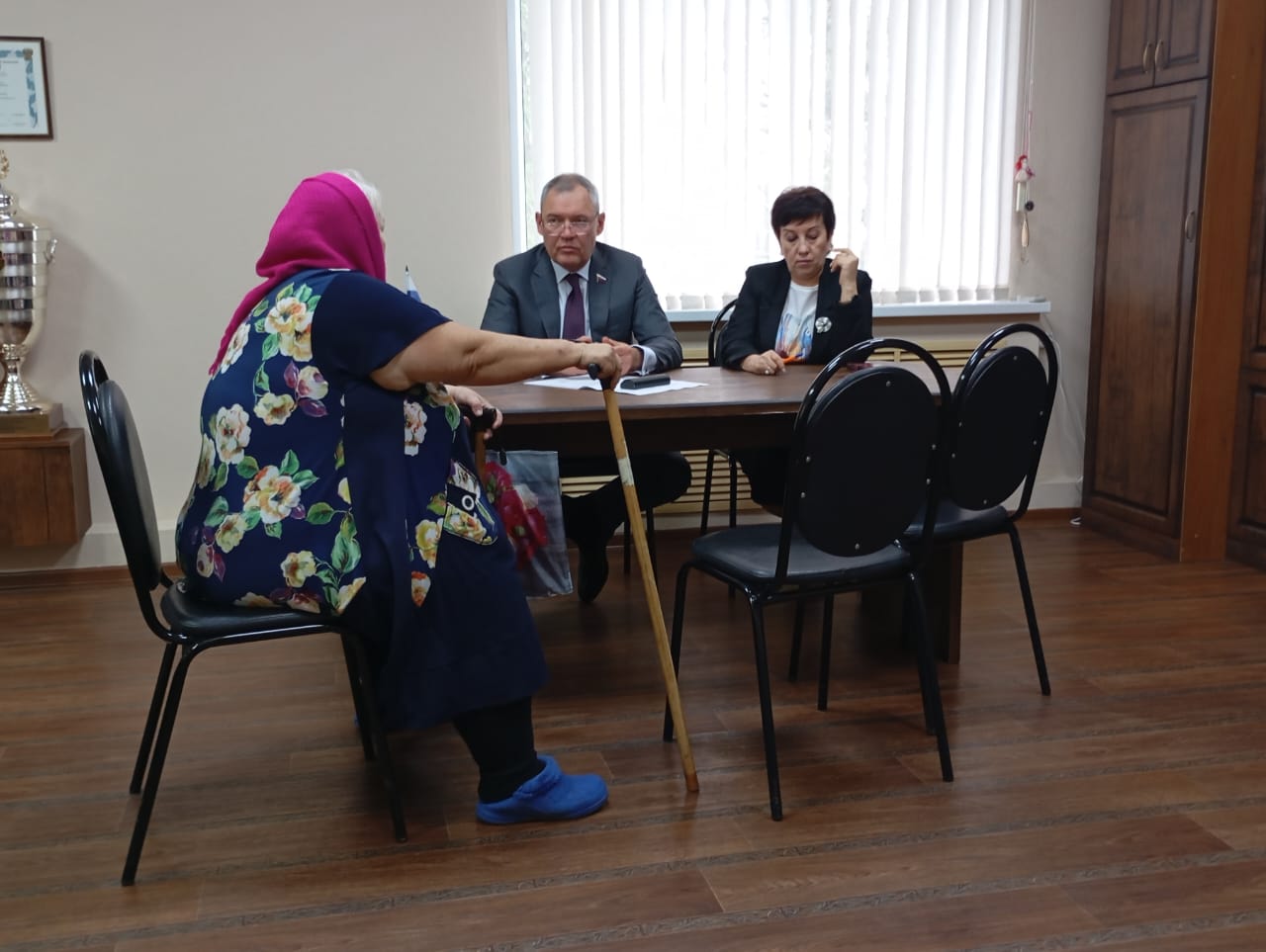 Валерий Лидин рассмотрел обращения жителей Иссинского района Валерий Лидин рассмотрел обращения жителей Иссинского района