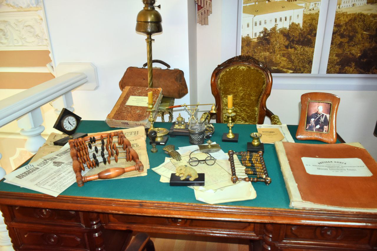 Ко Дню Конституции Российской Федерации сотрудниками следственного управления организована экскурсия для кадет по историческому зданию Законодательного Собрания Пензенской области Ко Дню Конституции Российской Федерации сотрудниками следственного управления организована экскурсия для кадет по историческому зданию Законодательного Собрания Пензенской области