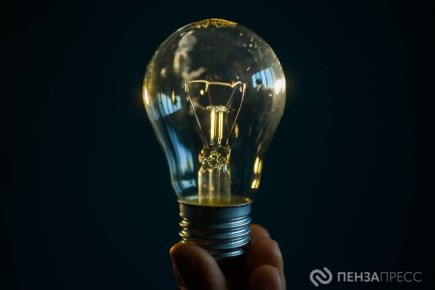 Примерно с шести часов утра 13 декабря жители микрорайона Арбеково в Пензе остались без электричества из-за аварии на сетях, произошедшей в связи с резким ухудшением погодных условий