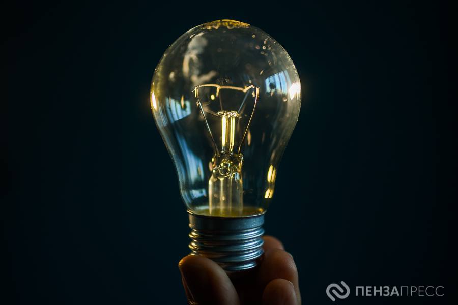 Примерно с шести часов утра 13 декабря жители микрорайона Арбеково в Пензе остались без электричества из-за аварии на сетях, произошедшей в связи с резким ухудшением погодных условий