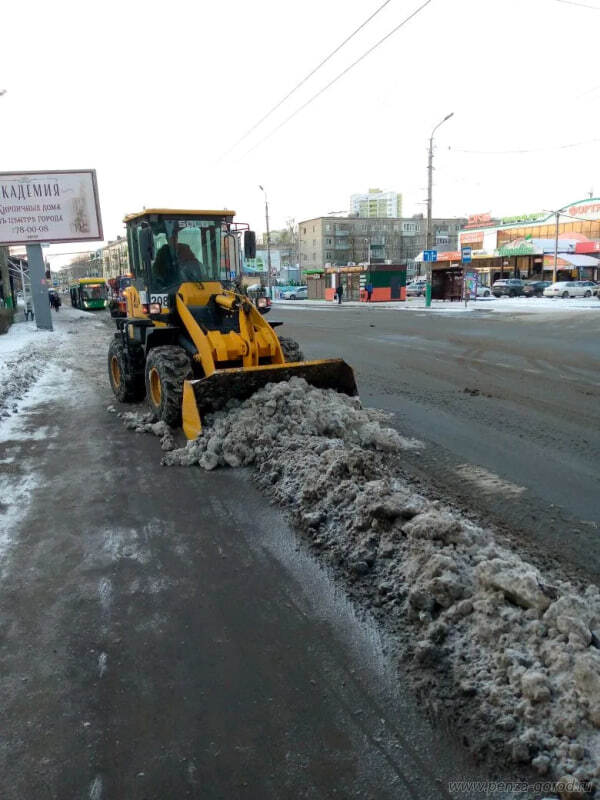 За прошедшие выходные с городских улиц вывезено 2548 кубометров снега За прошедшие выходные с городских улиц вывезено 2548 кубометров снега