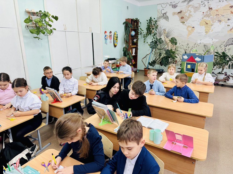 Школьники Кузнецкого района приняли участие в мастер-классе по изготовлению световозвращающих элементов Школьники Кузнецкого района приняли участие в мастер-классе по изготовлению световозвращающих элементов