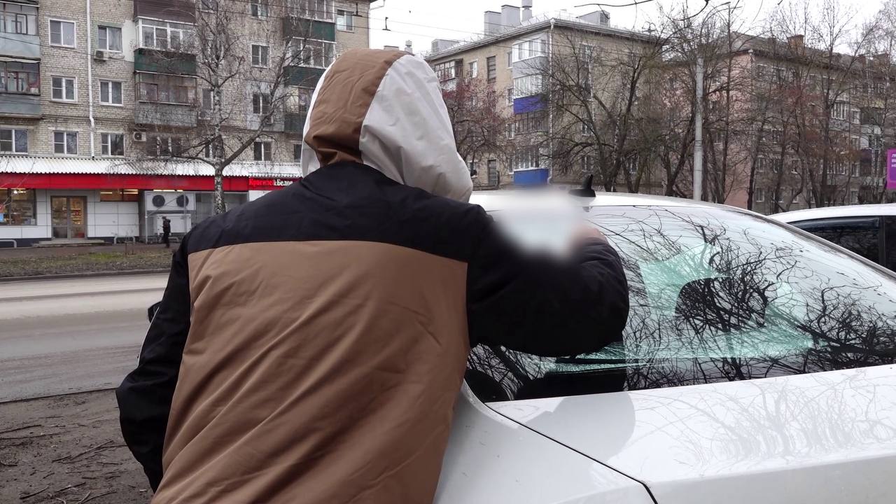 Полицейские установили двух пензенцев, пропагандирующих символику организации, признанной экстремистской на территории Российской Федерации