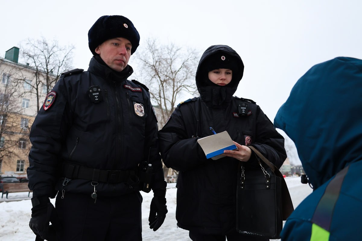 В Пензе мужчина распылил содержимое перцового баллончика в окно автомобиля незнакомца из-за конфликта на дороге
