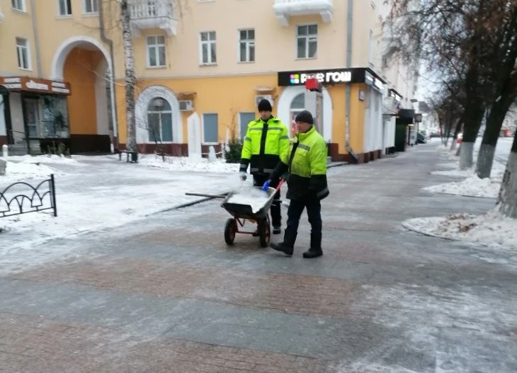 Олег Денисов: Поручил всем ответственным службам обратить особое внимание на обработку пешеходных зон Олег Денисов: Поручил всем ответственным службам обратить особое внимание на обработку пешеходных зон