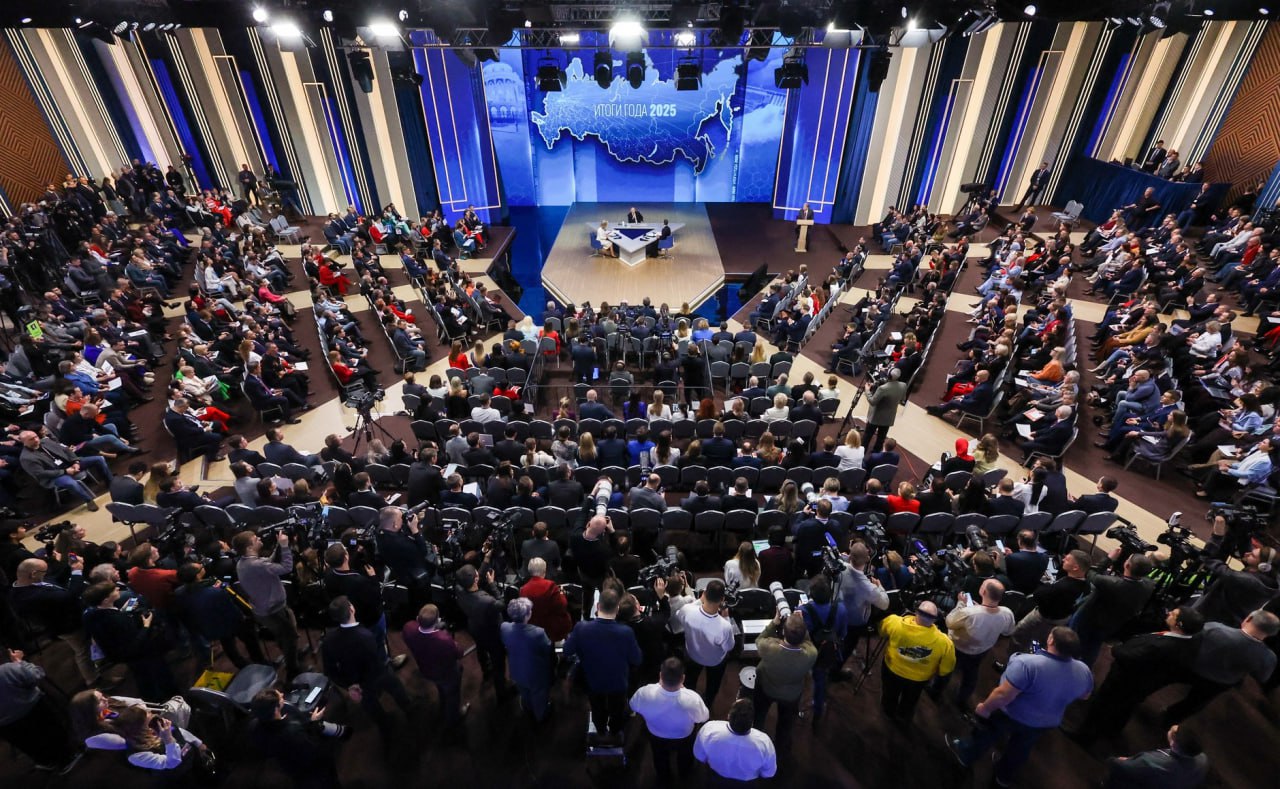 Олег Денисов: Прямая линия нашего Президента Владимира Владимировича Путина длилась практически 4,5 часа