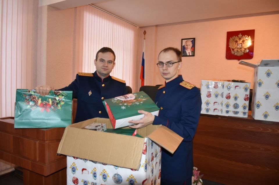 К Новому году сотрудники следственного управления передали подарки в зону специальной военной операции