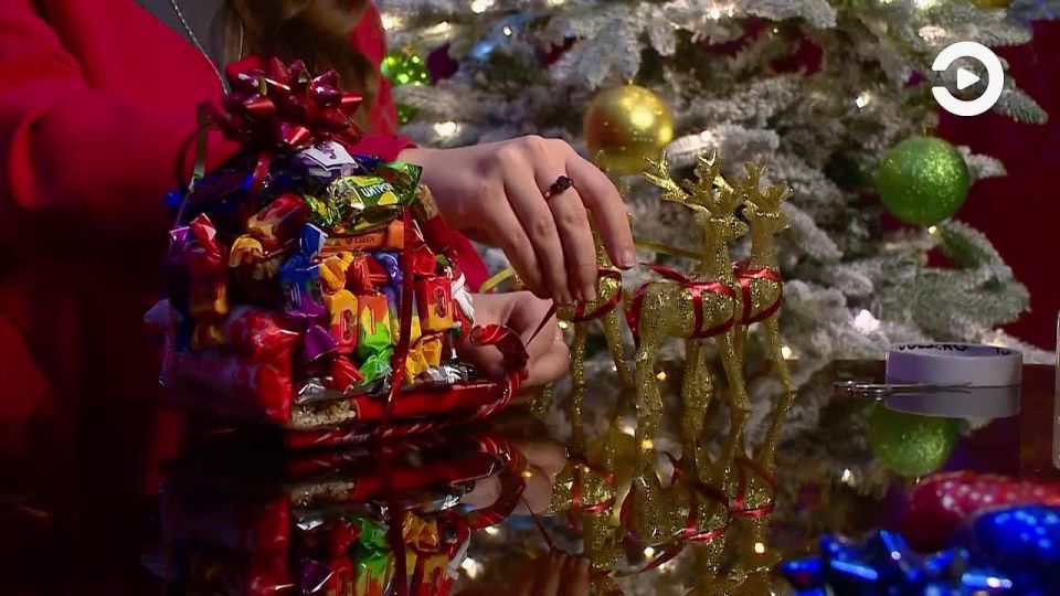 Как красиво упаковать сладкий подарок, чтобы точно удивить родных и близких? Узнаем в специальном репортаже