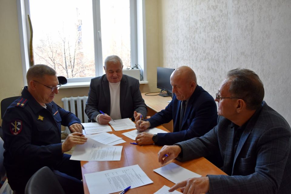 В Пензе прошло заседание общественного совета при линейном отделе