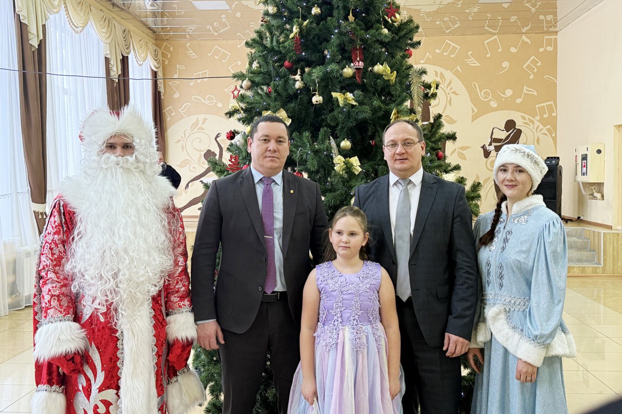 Артем Спиридонов совершил рабочую поездку в избирательный округ Артем Спиридонов совершил рабочую поездку в избирательный округ