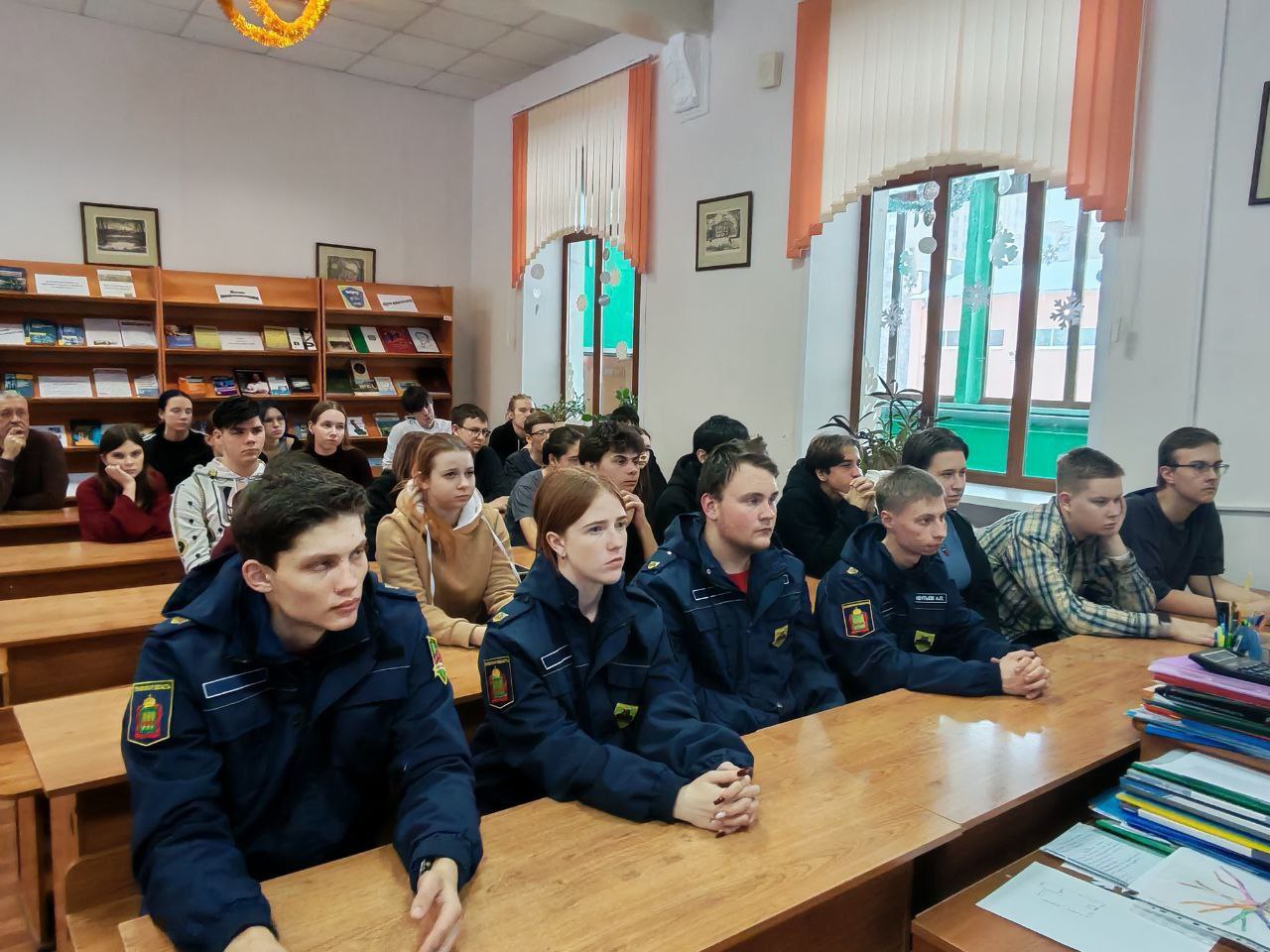 Сотрудник следственного управления провел занятие с бойцами отряда содействия «Тигр» Сотрудник следственного управления провел занятие с бойцами отряда содействия «Тигр»