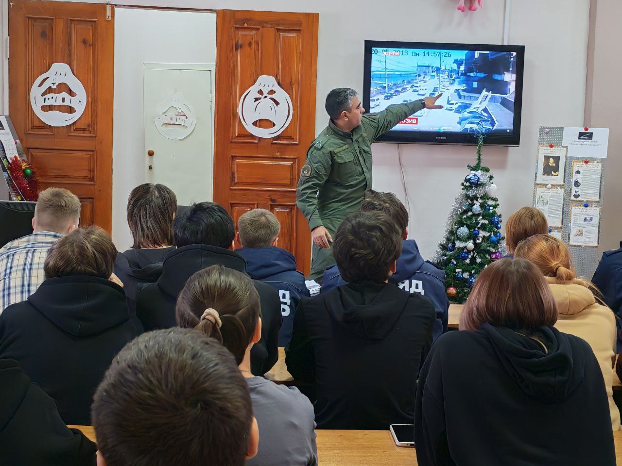 Сотрудник следственного управления провел занятие с бойцами отряда содействия «Тигр» Сотрудник следственного управления провел занятие с бойцами отряда содействия «Тигр»