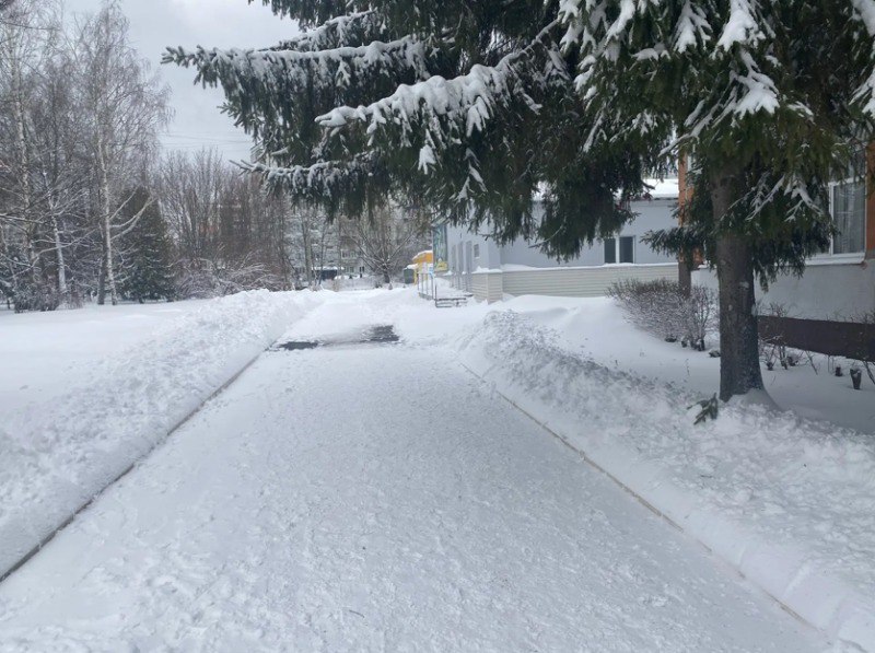 На территориях образовательных учреждений Пензы организованы снегоуборочные работы На территориях образовательных учреждений Пензы организованы снегоуборочные работы