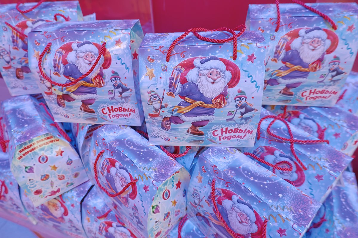 В Пензе полицейские и общественники присоединились к акции «Полицейский Дед Мороз» В Пензе полицейские и общественники присоединились к акции «Полицейский Дед Мороз»