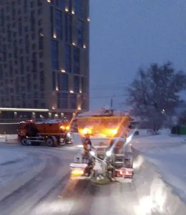 Олег Денисов: Сегодня на борьбу с последствиями непогоды привлекли свыше 140 единиц техники и 130 дорожных рабочих МБУ «Пензавтодор» Олег Денисов: Сегодня на борьбу с последствиями непогоды привлекли свыше 140 единиц техники и 130 дорожных рабочих МБУ «Пензавтодор»