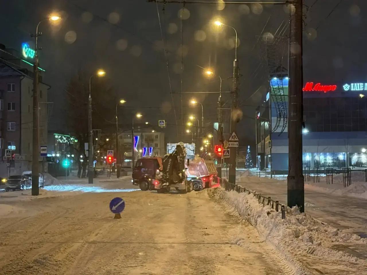 Олег Денисов: Сегодня на борьбу с последствиями непогоды привлекли свыше 140 единиц техники и 130 дорожных рабочих МБУ «Пензавтодор» Олег Денисов: Сегодня на борьбу с последствиями непогоды привлекли свыше 140 единиц техники и 130 дорожных рабочих МБУ «Пензавтодор»