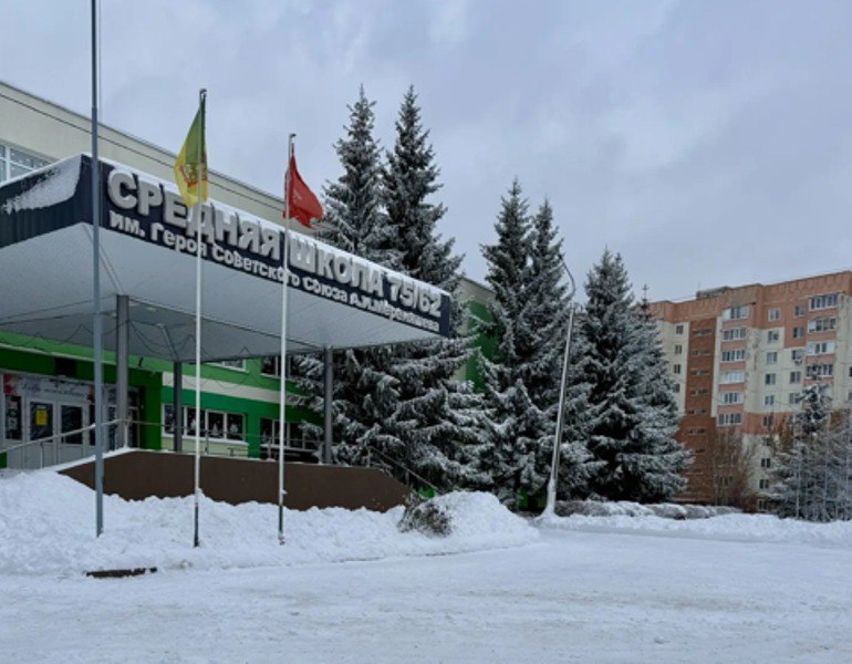 На территориях образовательных учреждений Пензы организованы снегоуборочные работы На территориях образовательных учреждений Пензы организованы снегоуборочные работы