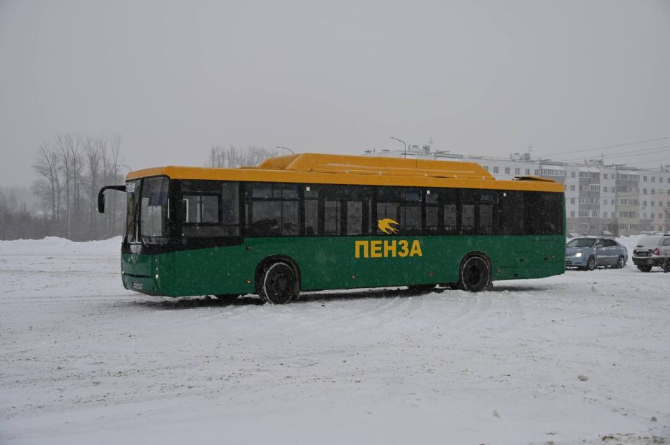 Олег Денисов: По многочисленным обращениям жителей Зари и поручению губернатора Олега Владимировича Мельниченко, озвученного на прямой линии, сегодня по маршруту № 25 начали курсировать автобусы большой вместимости