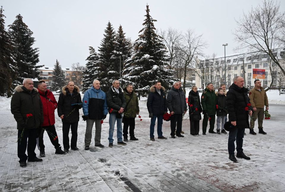 ���� �������: ������� ������ ����������� �����������, �������� ���� ������ ���� � �����������