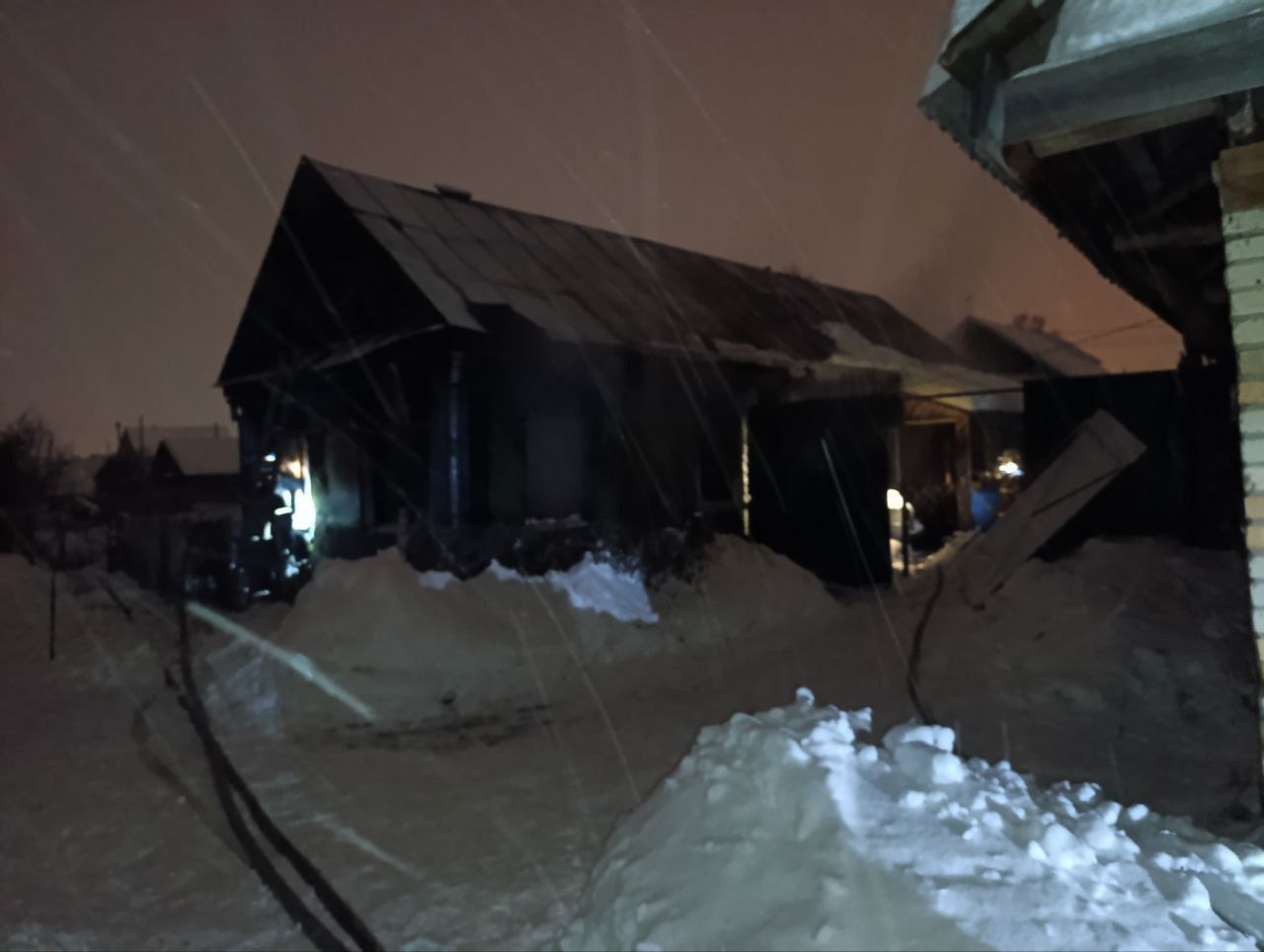 В ночь на среду, 7 января, в поселке Лунино произошел смертельный пожар