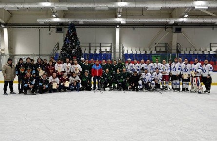 Олег Денисов: Поприветствовал участников Рождественского турнира по хоккею с шайбой «Кубок Дружбы»