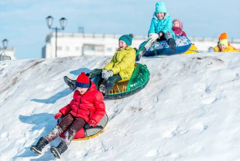 Госавтоинспекция просит соблюдать правила катания на тюбингах, санках, ледянках и снегокатах