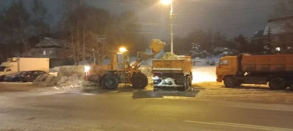 В ночь на 13 января МБУ «Пензавтодор» будет вывозить снег с магистралей по следующим улицам: