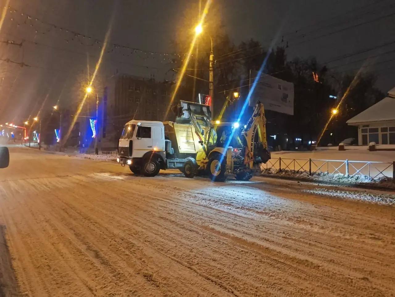 Уборка снега по-прежнему остается одной из приоритетных задач Уборка снега по-прежнему остается одной из приоритетных задач