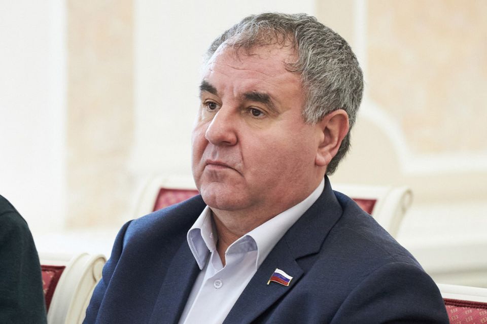 Вадиму Калинину выразили признательность за помощь многодетным и малообеспеченным семьям