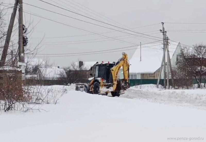 Частный сектор убирают от снега