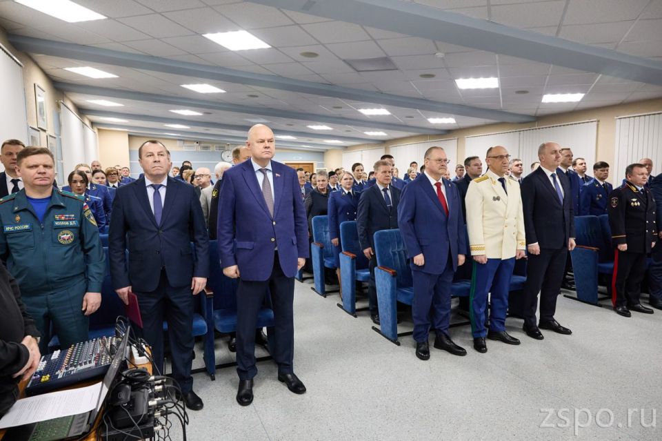 Вадим Супиков поблагодарил работников прокуратуры за высокий профессионализм, верность долгу, принципиальность и чуткость к проблемам пензенцев