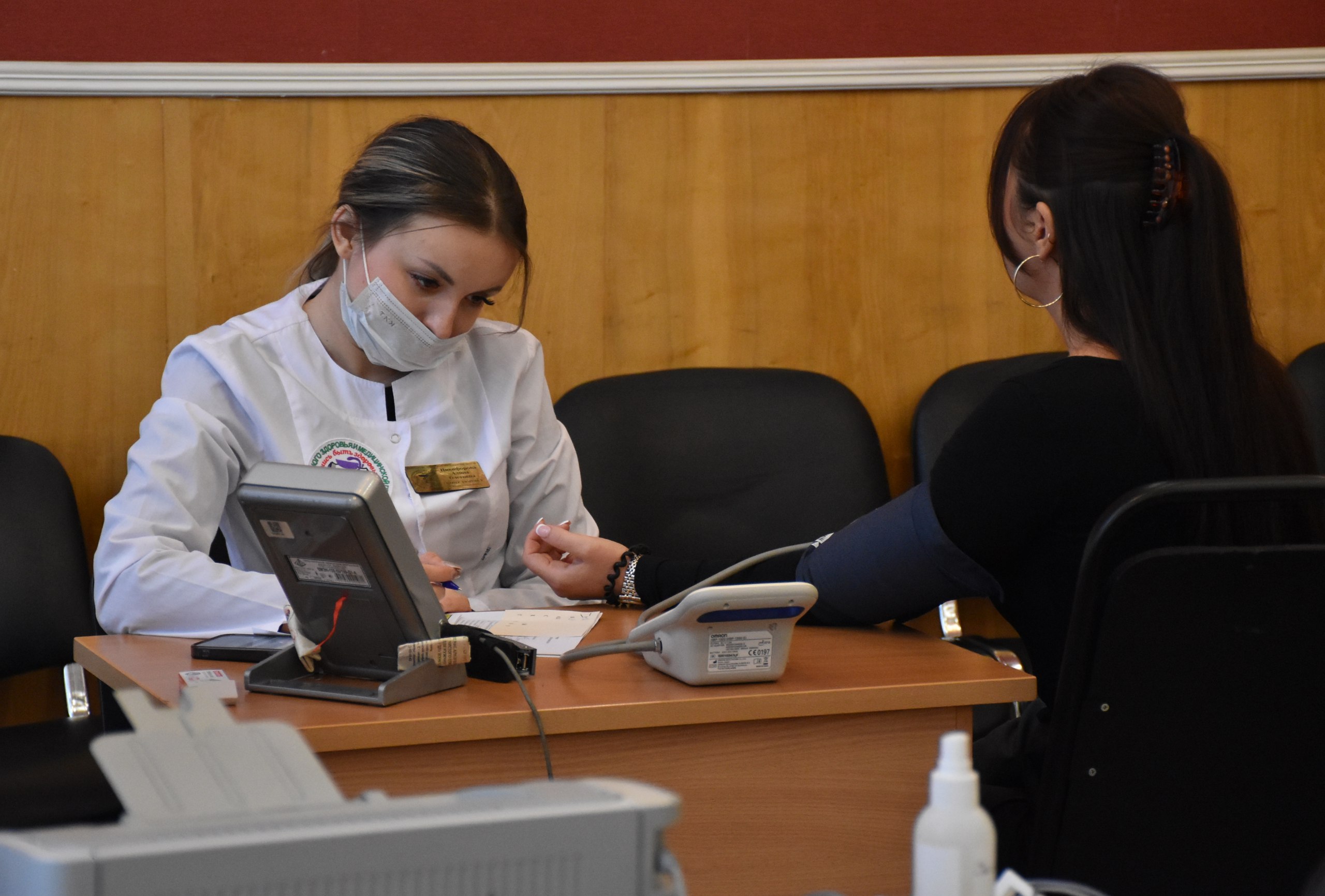 Олег Денисов: Более пятисот муниципальных служащих проверили свое здоровье на рабочем месте