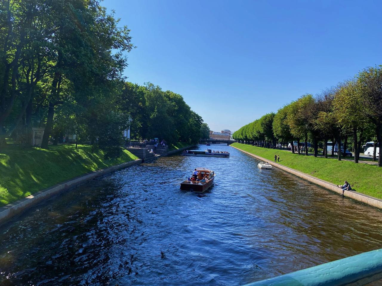 Мир вокруг нас. Член ТИК Бессоновского района Ксения Лукьянова поделилась впечатлениями от своей поездки в Санкт-Петербург - город, который по праву считается культурной столицей России и куда хочется снова вернуться Мир вокруг нас. Член ТИК Бессоновского района Ксения Лукьянова поделилась впечатлениями от своей поездки в Санкт-Петербург - город, который по праву считается культурной столицей России и куда хочется снова вернуться