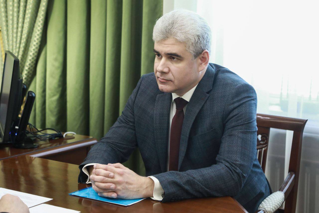 Олег Мельниченко: В зону ответственности регионального представительства Госкорпорации «Ростех», которое возглавляет Константин Сергеевич Нефедов, входят Пензенская, Саратовская, Волгоградская и Астраханская области Олег Мельниченко: В зону ответственности регионального представительства Госкорпорации «Ростех», которое возглавляет Константин Сергеевич Нефедов, входят Пензенская, Саратовская, Волгоградская и Астраханская области