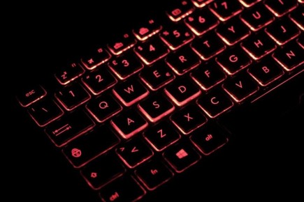 Пять простых шагов к идеальной клавиатуре: как быстро очистить от грязи и пыли