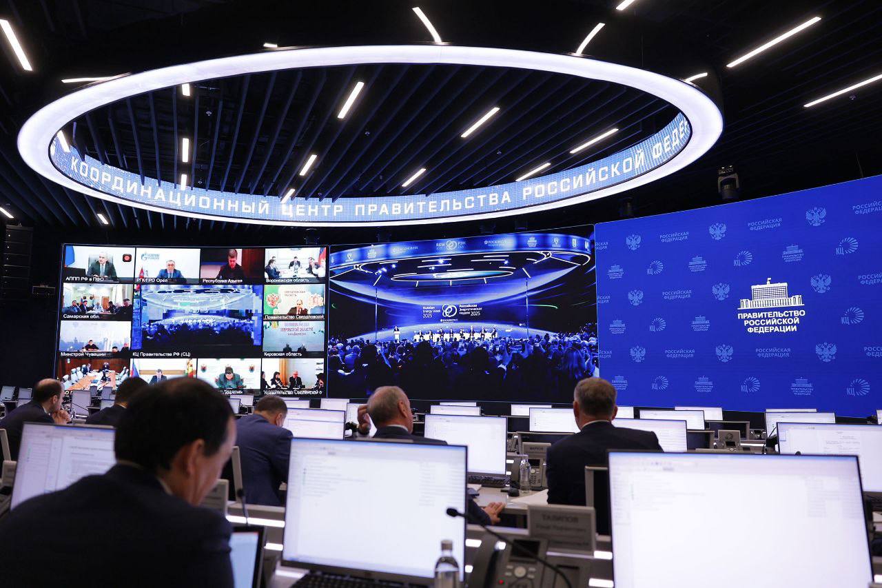 Более 1,1 миллиона домовладений догазифицированы, сообщает секретарь Генерального совета партии «Единая Россия» Владимир Якушев Более 1,1 миллиона домовладений догазифицированы, сообщает секретарь Генерального совета партии «Единая Россия» Владимир Якушев