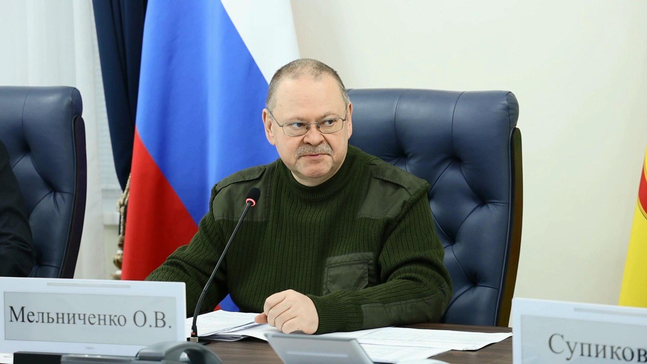 Борьба с пожаром на нефтебазе в Пензе продолжается