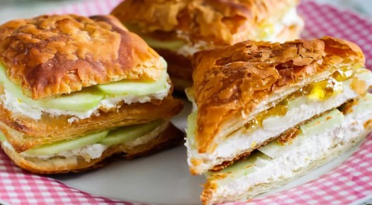 Творожный сэндвич-слойка: идеальный перекус для любого времени