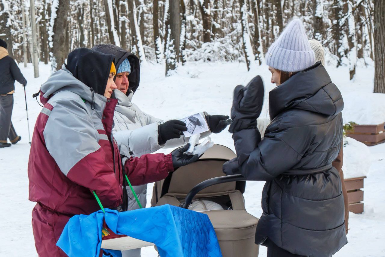 27 января на Олимпийской аллее пензенцы и гости города присоединились ко Всероссийской акции «Блокадный хлеб» 27 января на Олимпийской аллее пензенцы и гости города присоединились ко Всероссийской акции «Блокадный хлеб»