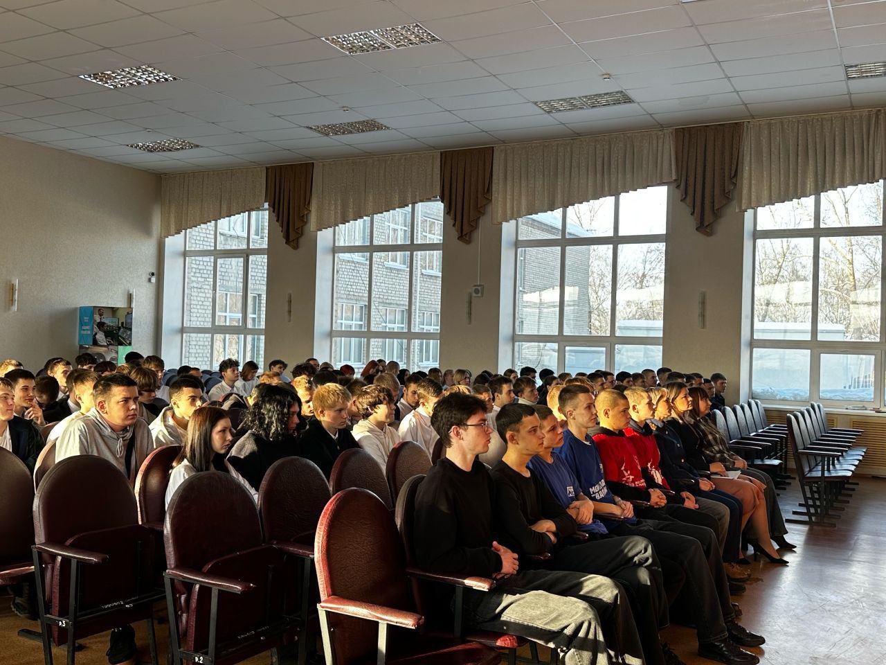 Сотрудники следственного управления приняли участие в мероприятиях, посвященных 82-й годовщине полного освобождения Ленинграда от фашистской блокады Сотрудники следственного управления приняли участие в мероприятиях, посвященных 82-й годовщине полного освобождения Ленинграда от фашистской блокады