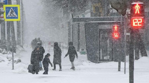 Госавтоинспекция призывает пешеходов быть особенно внимательными и аккуратными на дороге в зимний период