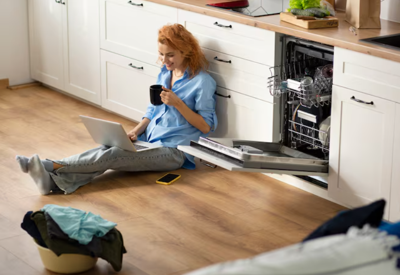 Уникальные вещи, которые можно мыть в посудомойке и облегчить уборку