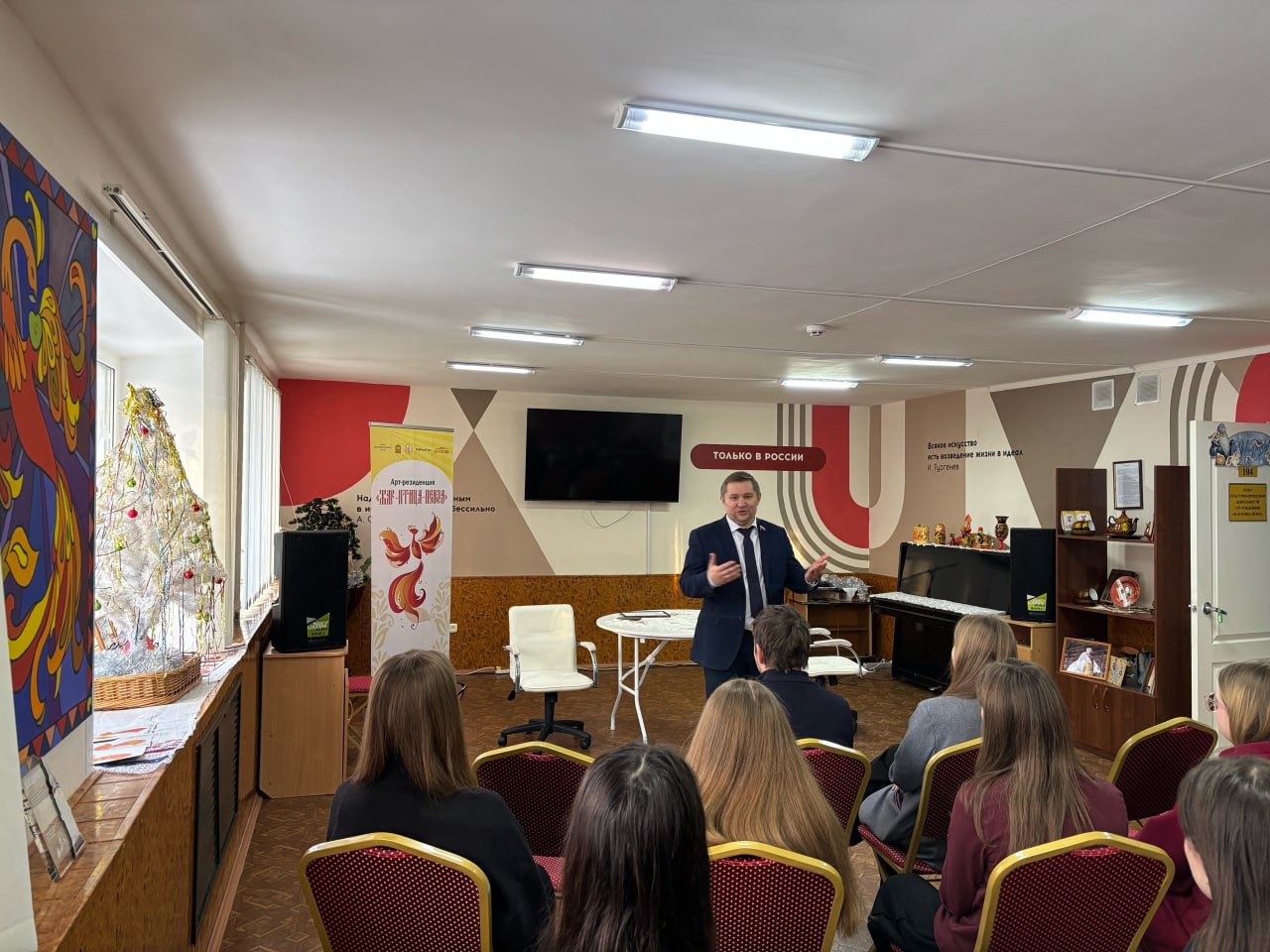 Павел Куликов обсудил со студентами многопрофильного колледжа ПГУ необходимые меры поддержки учащихся