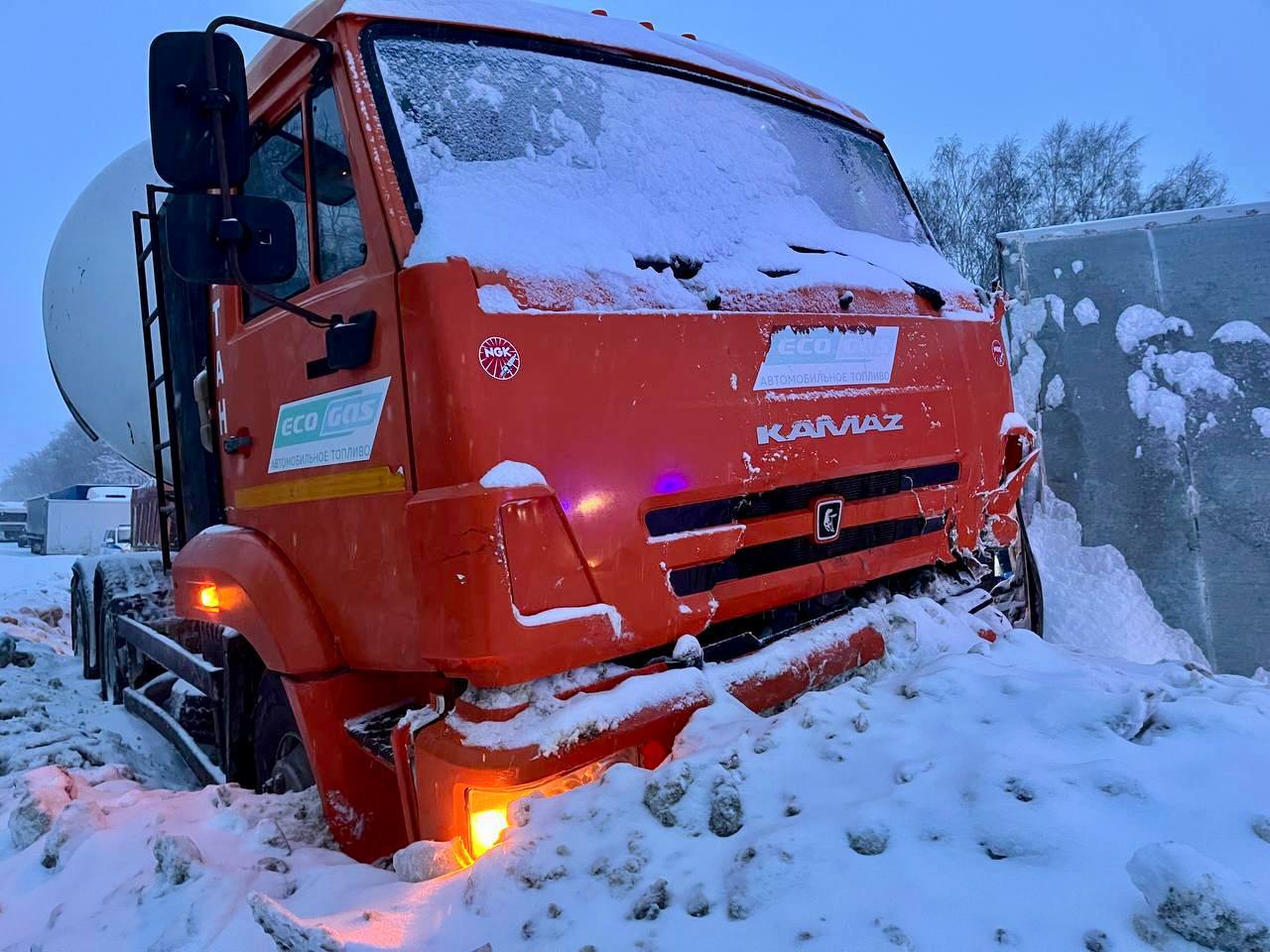 В Мокшанском районе в ДТП погибли два человека В Мокшанском районе в ДТП погибли два человека