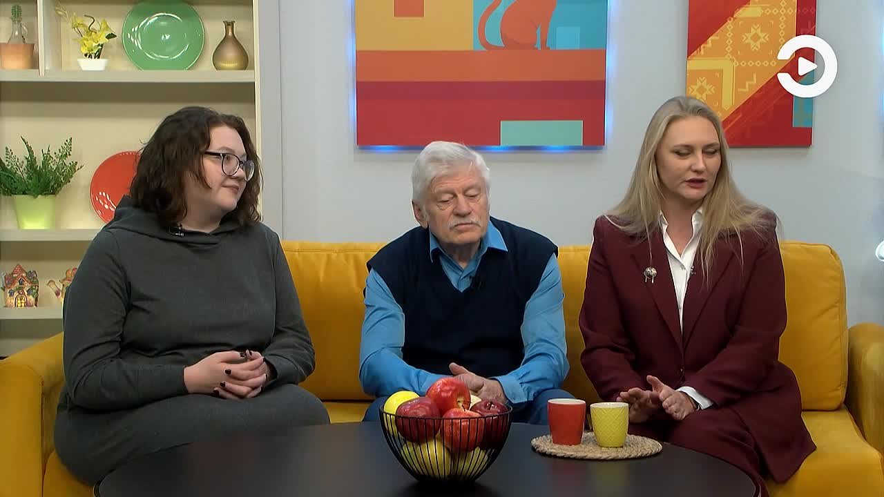 Доброе утро!. Сегодня у нас в гостях главный хормейстер хора имени Октября Васильевича Гришина Дарья Проскурякова, художественный руководитель коллектива Юрий Сысоев и хормейстер Марина Кузнецова