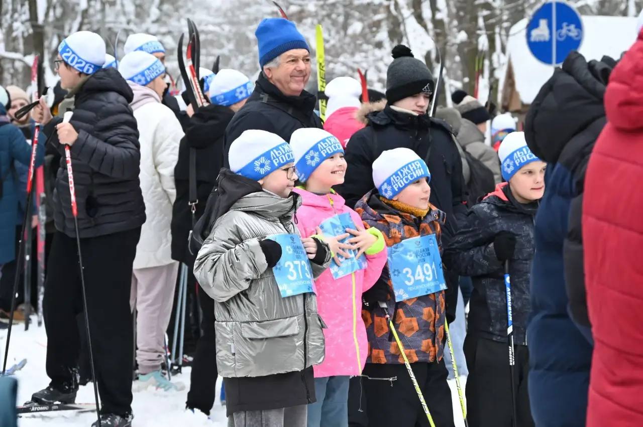 Олег Денисов: Пенза в спортивном строю!. Сегодня Всероссийская акция «Лыжня России» собрала на Олимпийской аллее более 3000 человек Олег Денисов: Пенза в спортивном строю!. Сегодня Всероссийская акция «Лыжня России» собрала на Олимпийской аллее более 3000 человек