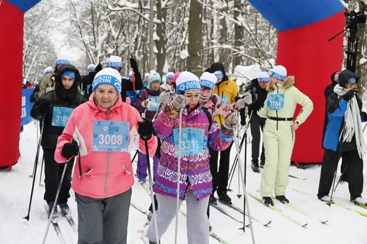 Олег Денисов: Пенза в спортивном строю!. Сегодня Всероссийская акция «Лыжня России» собрала на Олимпийской аллее более 3000 человек Олег Денисов: Пенза в спортивном строю!. Сегодня Всероссийская акция «Лыжня России» собрала на Олимпийской аллее более 3000 человек