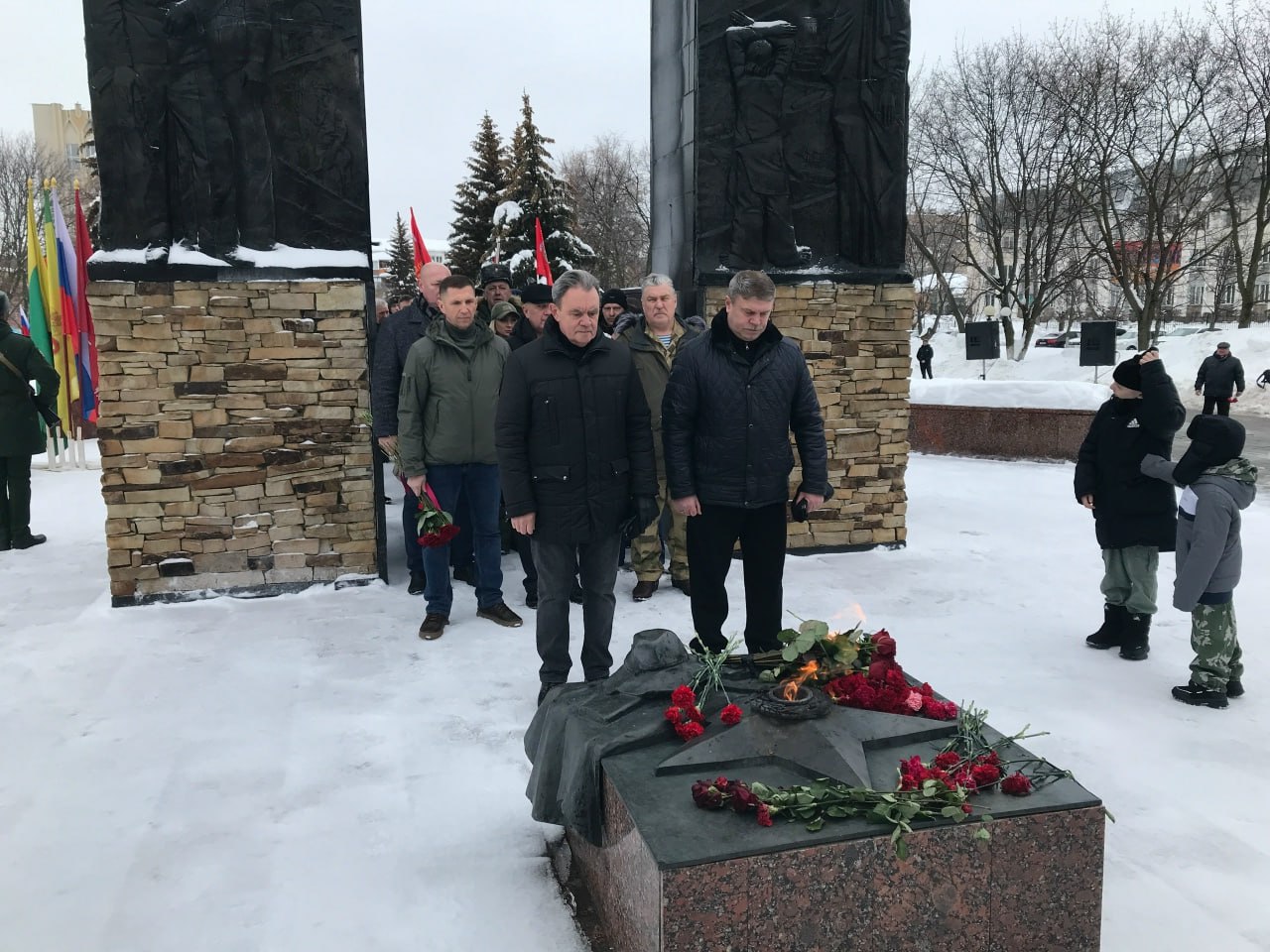 Валерий Лидин отдал дань уважения военнослужащим, погибшим при исполнении интернационального долга Валерий Лидин отдал дань уважения военнослужащим, погибшим при исполнении интернационального долга