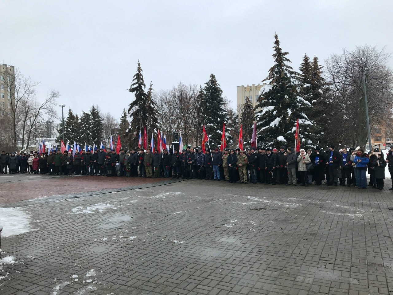 Валерий Лидин отдал дань уважения военнослужащим, погибшим при исполнении интернационального долга Валерий Лидин отдал дань уважения военнослужащим, погибшим при исполнении интернационального долга